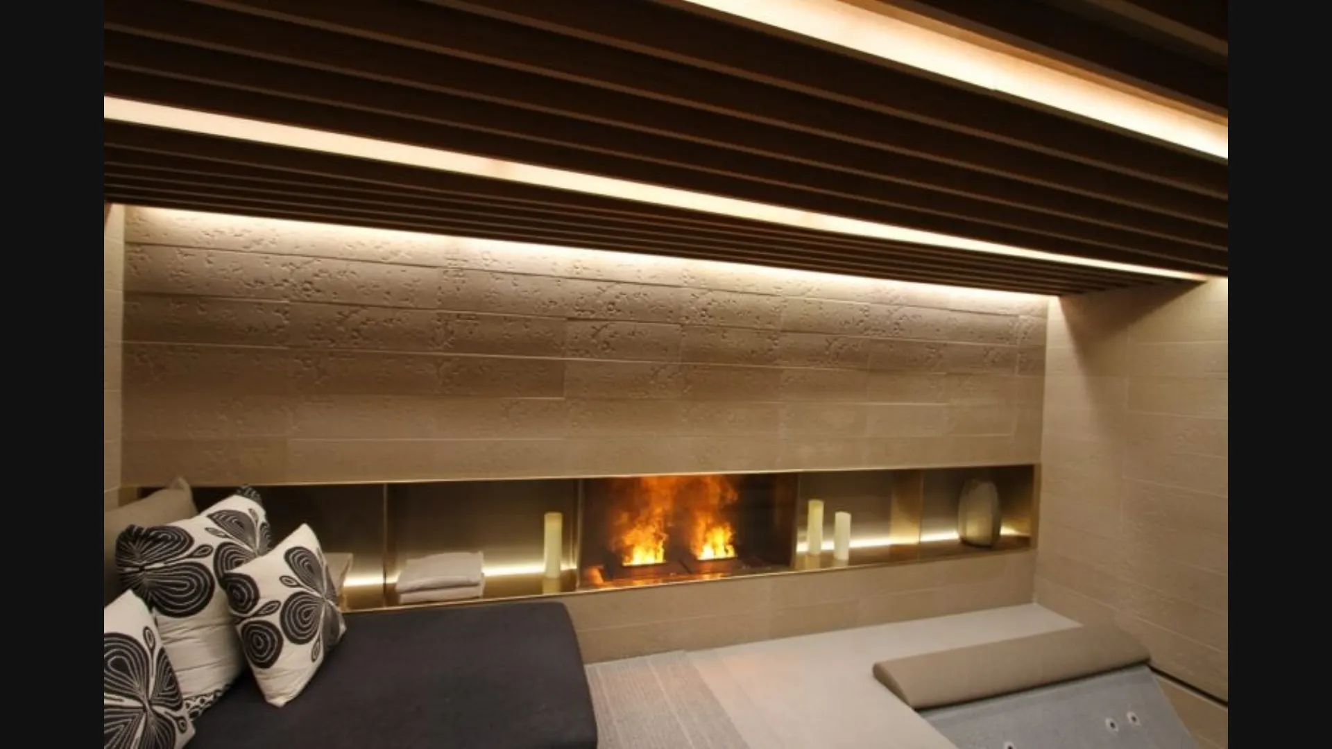 Camino elettrico ad acqua Brace Metal di Maisonfire